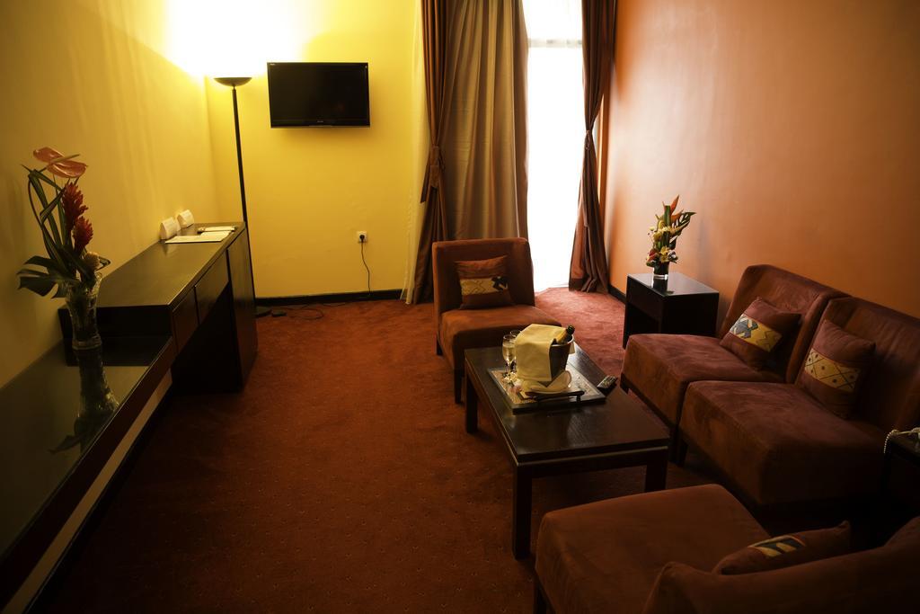 Heden Golf Hotel Abidjan Eksteriør billede