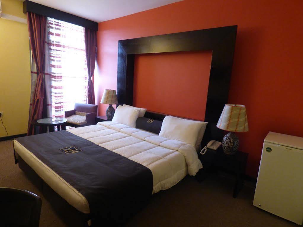 Heden Golf Hotel Abidjan Eksteriør billede